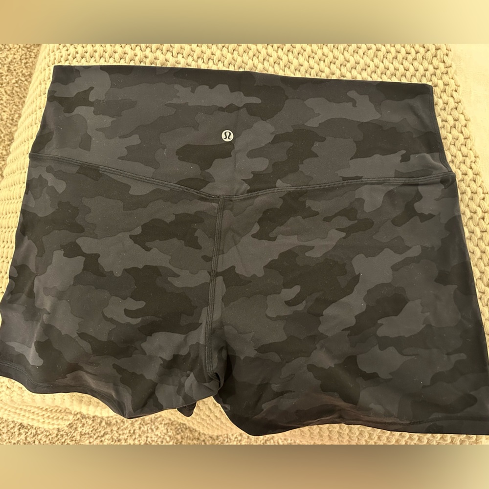 LULULEMON ALIGN SHORTS 6”